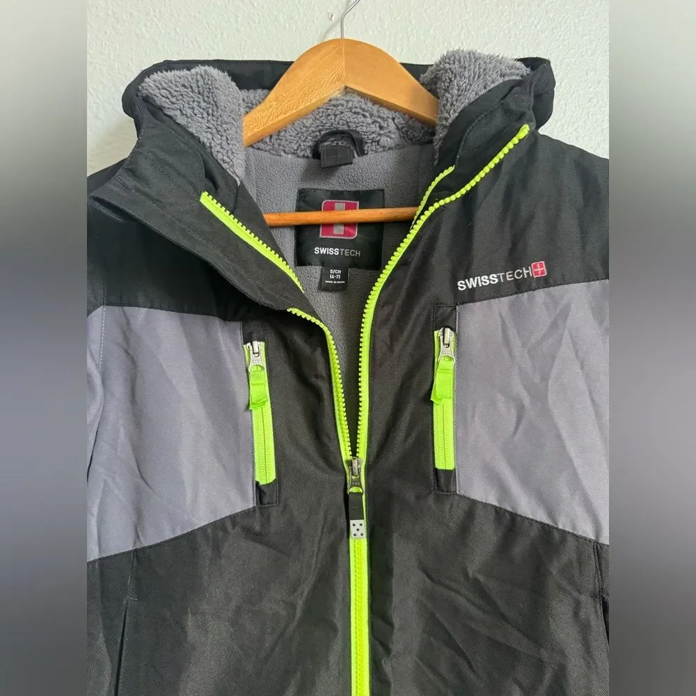 Swiss Tech Boys' Jacket with a black and gray colorblock design Sz 6/7